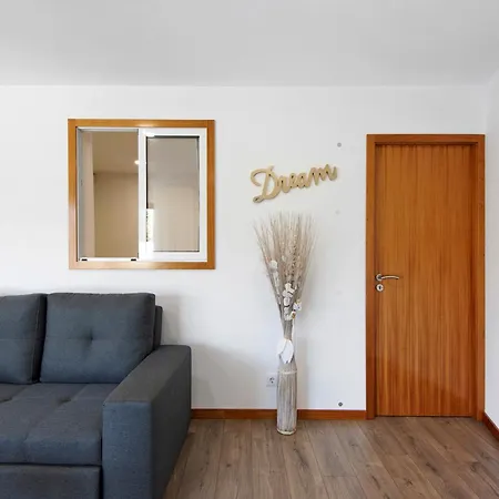 Lomi Com Piscina Apartment Apúlia