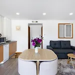 Lomi Com Piscina Apúlia