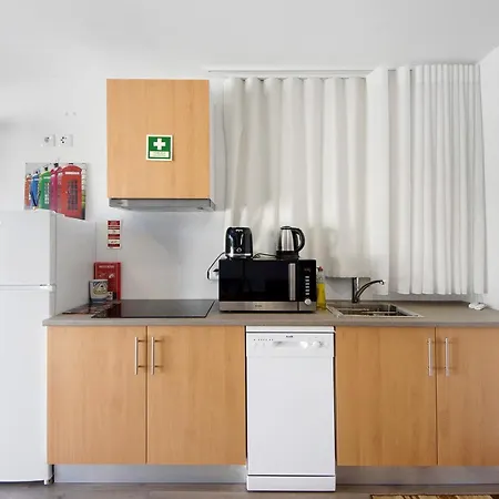 Lomi Com Piscina Apúlia
