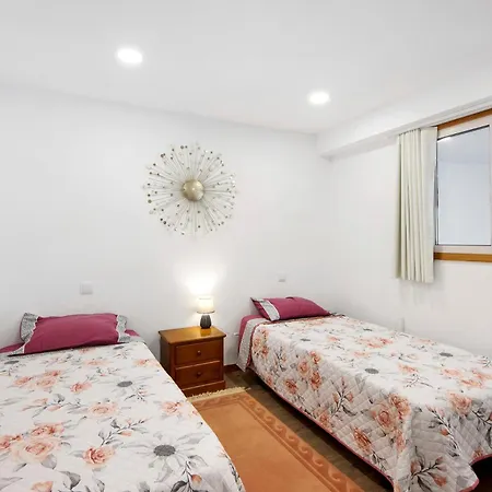Lomi Com Piscina Apúlia