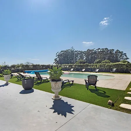 Lomi Com Piscina * Apúlia